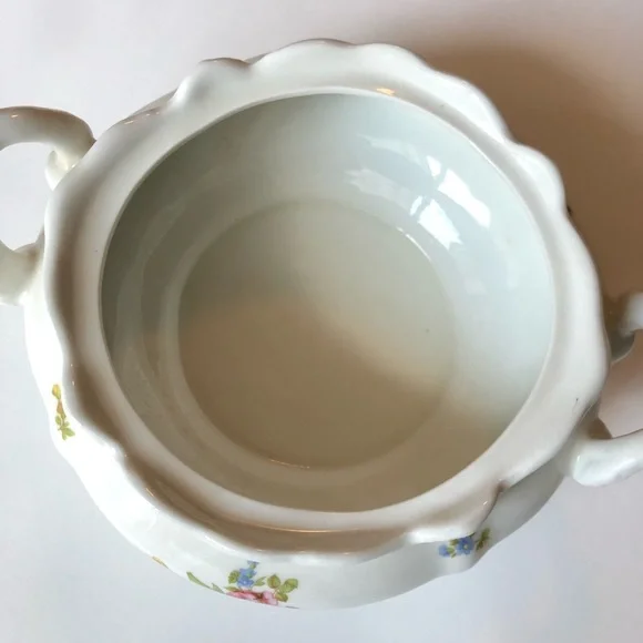 Huguenot Fine China Food Holder with Lid - Picture 5 of 12